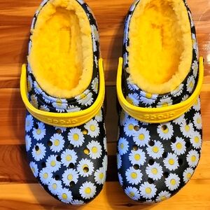 Yourh Floral Clogs with Yellow Accents